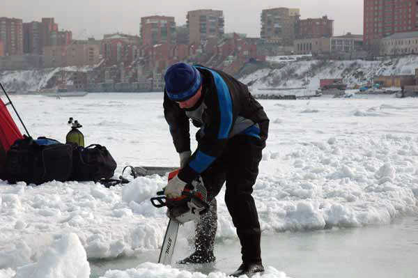 Владивосток. Подледные погружения. Закрытие зимнего сезона 2007.